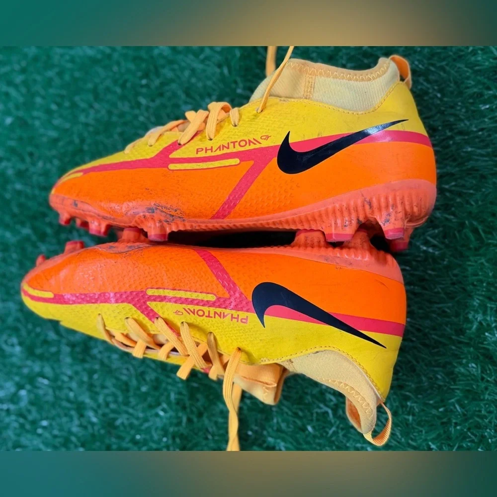 Nike Kids‎ Yellow Soccer Shoes Size 5Y